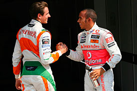 Adrian Sutil, Lewis Hamilton
