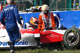 Timo Glock crash, Suzuka, 2009