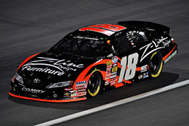 Winner Kyle Busch, Charlotte, 2009