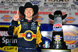 Kurt Busch wins at Texas