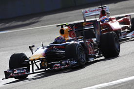 Mark Webber, Red Bull, and Fernando Alonso, Ferrari, Jerez testing February 2010