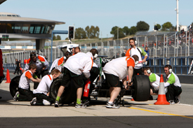 Force India pit practice