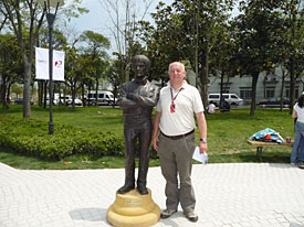 Bernie Ecclestone statue, with Dieter Rencken