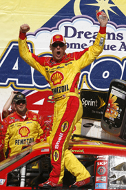 Kevin Harvick wins at Talladega
