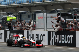 Lewis Hamilton wins at Istanbul