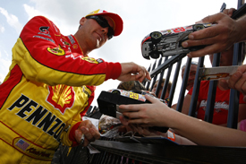 Harvick continues feud with Loganos