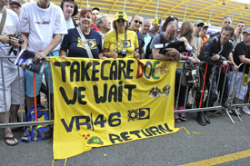 Fans await Rossi's return