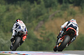 Dani Pedrosa chases Jorge Lorenzo, Brno 2010