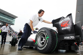 Sauber wheels Kamui Kobayashi's car back into the garage