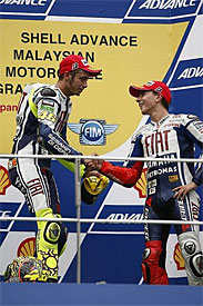Rossi congratulates Lorenzo