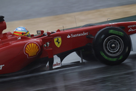 Fernando Alonso tests in the wet at Catalunya