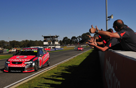 Jamie Whincup, Triple 8 Holden, wins at Barbagallo 2011