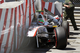 Sergio Perez crashes in Monaco qualifying
