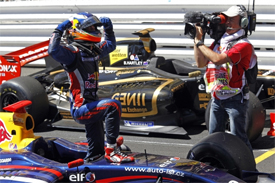 Daniel Ricciardo wins in Monaco