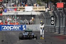 Nico Rosberg crashes in Monaco practice