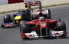 Fernando Alonso leads Mark Webber at Catalunya, 2011