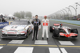 Lewis Hamilton and Tony Stewart car swap