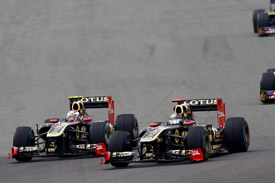 Vitaly Petrov Nick heidfeld Renault 2011 British Grand Prix