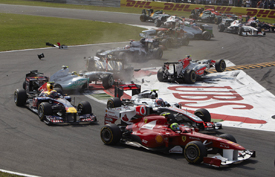 Monza start crash involving Tonio Liuzzi
