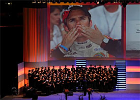 Wheldon honoured at public memorial