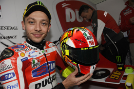 Rossi unveils his Simoncelli tribute helmet