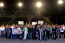 Hendrick hails team after 200th win