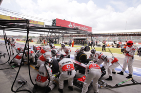 McLaren pitstop, Silverstone 2012