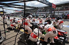 McLaren bullish after new pitstop record