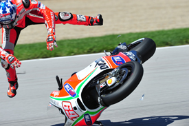 Nicky Hayden crashes at Indianapolis