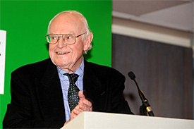 Formula 1 pays tribute to Sid Watkins