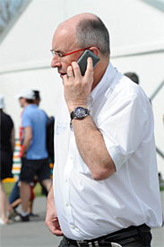 V8's boss Cochrane to step down