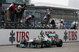 Nico Rosberg wins in China