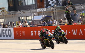 Andrea Dovizioso beats Cal Crutchlow at Aragon