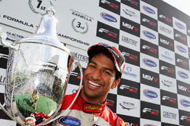 Luciano Bacheta wins the F2 title