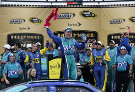 Matt Kenseth wins at Kansas