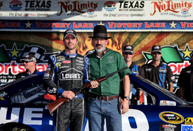 Jimmie Johnson takes Texas pole