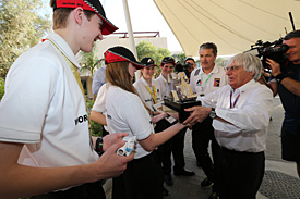 Ecclestone presents the F1 in Schools trophy to the winners