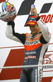 Dani Pedrosa wins at Valencia