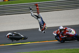 Jorge Lorenzo crashes at Valencia, MotoGP 2012