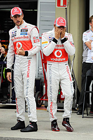 Button defends McLaren atmosphere
