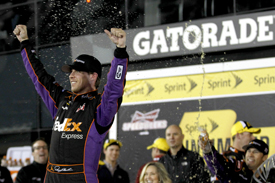Hamlin triumphs in wild Unlimited