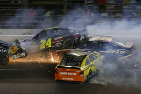 Hamlin triumphs in wild Unlimited