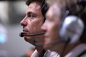 Mercedes: rules change talk 'absurd'
