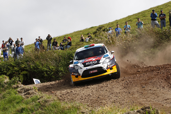 Бернанду Суса вышел в лидеры на Азорах