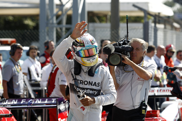 Lewis Hamilton takes Italian GP pole 2014