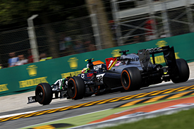 Sergio Perez, Force India, races with Jenson Button, McLaren, Italian GP 2014, Monza