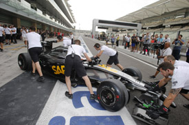 McLaren-Honda team members will hope for a smoother time in Jerez than in Abu Dhabi