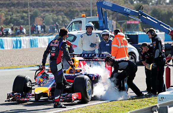 Daniel Ricciardo's Red Bull breaks down, F1 testing 2014
