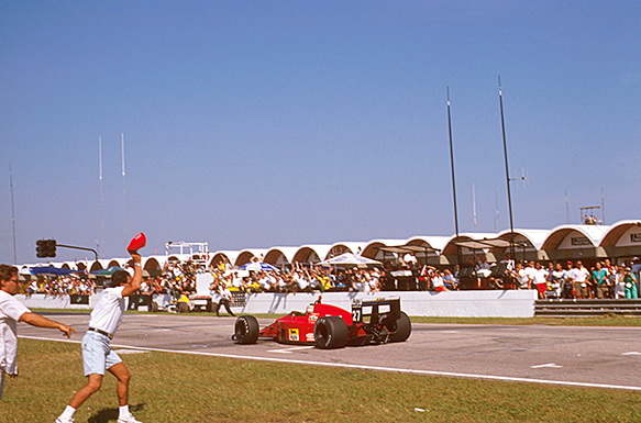 Nigel Mansell, Ferrari, wins 1989 Brazilian GP, Rio