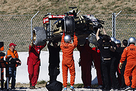 Pastor Maldonado, Lotus, crash damage, Barcelona F1 test, February 2015